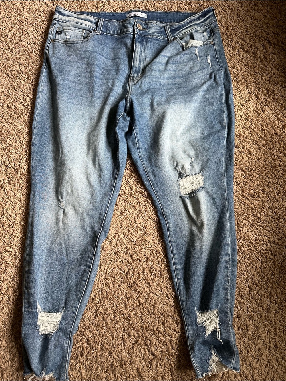Woman’s Kan can jeans